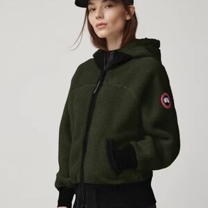 NWT Canada Goose Simcoe Oversized Hoodie Pile Fleece Dark Sage Size Small